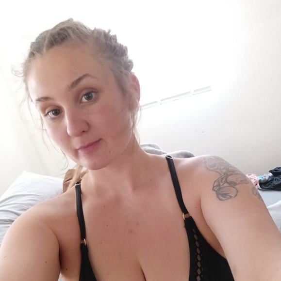 Profile Picture of Karlie Morgan (@karliermorgan) on Poshmark