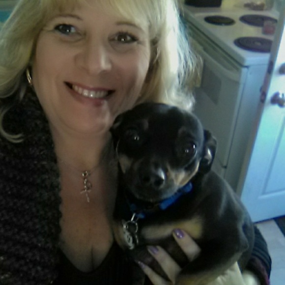 Profile Picture of Nancy Suckiel (@robbiepeter) on Poshmark