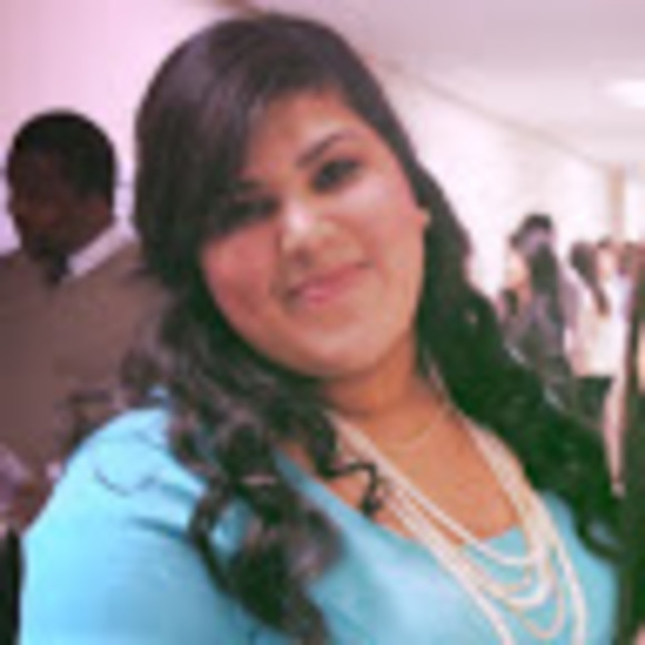 Profile Picture of Jasmine Abraham (@jasmineabrah932) on Poshmark