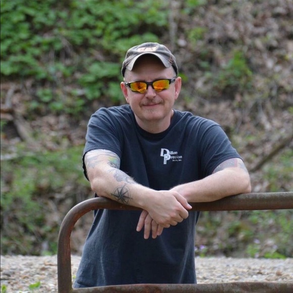 Profile Picture of Steve Hazelwood (@stevehazelwood) on Poshmark