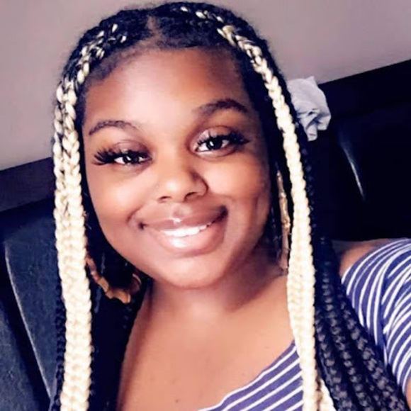 Profile Picture of Precious Curry (@pcurry3639) on Poshmark