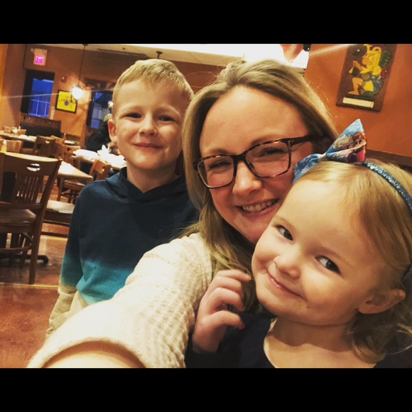 Jade Wagner - Poshmark Profile Picture of Jade Wagner (@jadeniccole23) on Poshmark