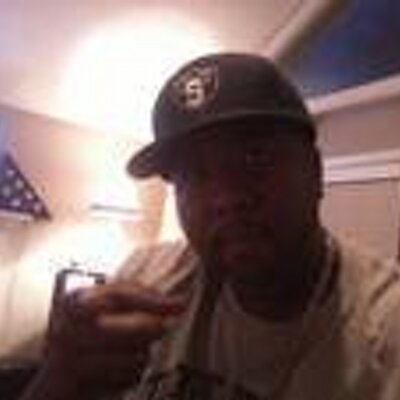 Profile Picture of Reuben Phillips (@reubdie) on Twitter