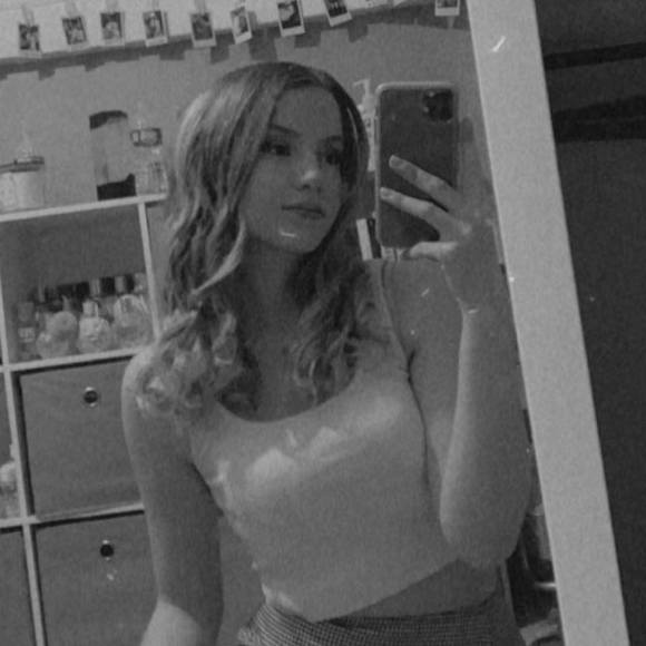 Profile Picture of Rylee Ingelsby (@ecerylee) on Poshmark