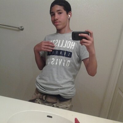 Profile Picture of Lawrence Chambers (@Lolo_Be_Killin) on Twitter