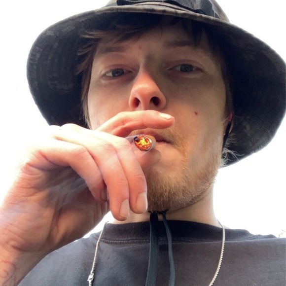 Profile Picture of Michael Sellars (@mikeyswrld999) on Poshmark