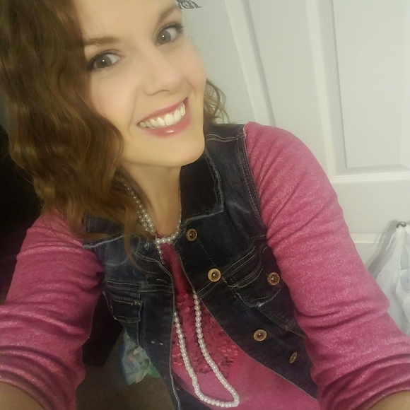 Profile Picture of Kaycee Reese (@kayceed84) on Poshmark