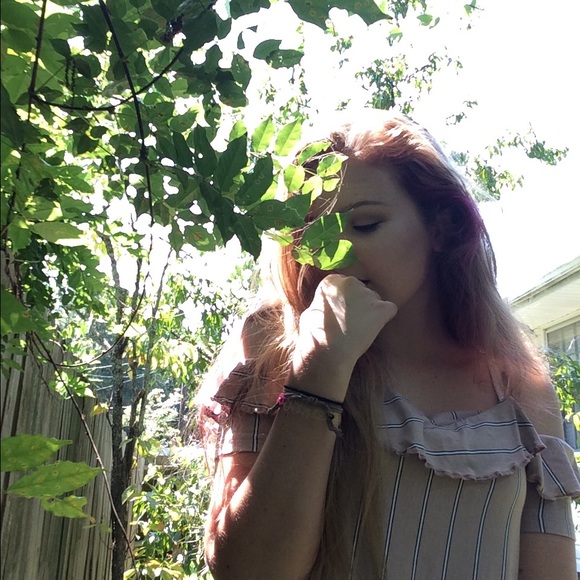 Profile Picture of Amelia Blaschke (@ameliablaschke) on Poshmark
