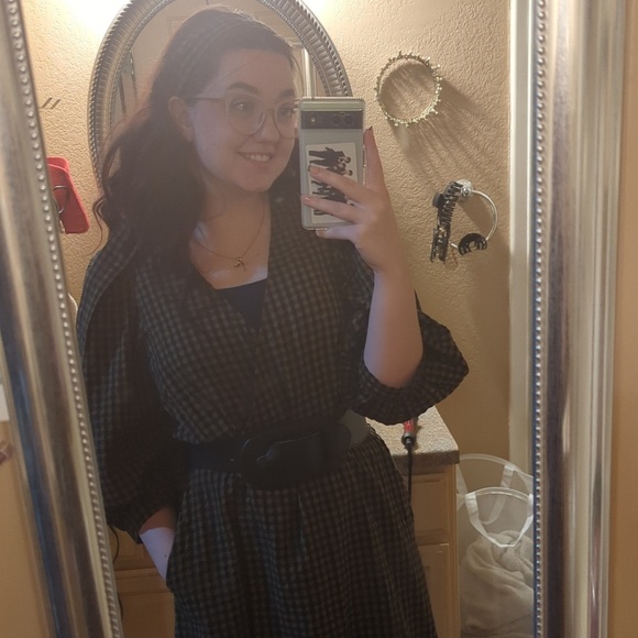 Profile Picture of Adrianna Burris (@adriannaaline) on Poshmark