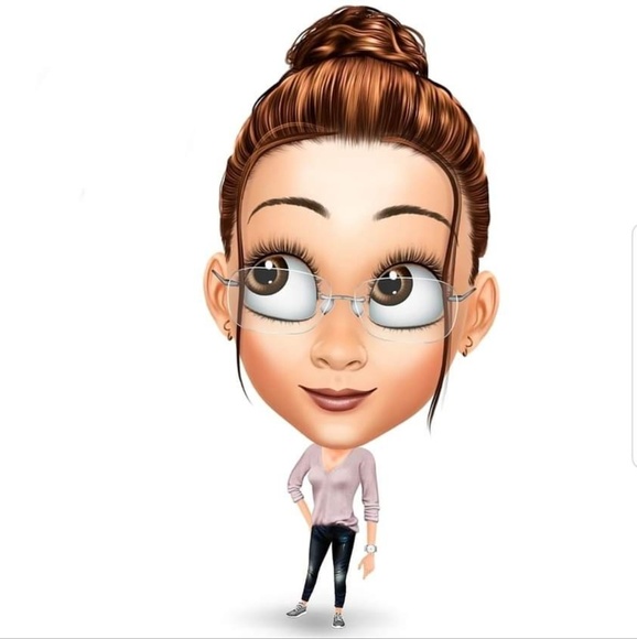 Profile Picture of Holly Akahi (@hakahi) on Poshmark