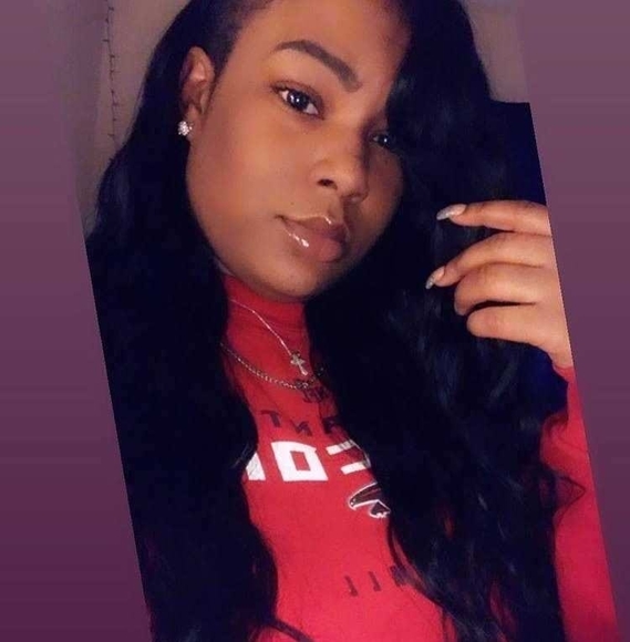 Profile Picture of Fu-g Laflare (@laflare33) on Poshmark