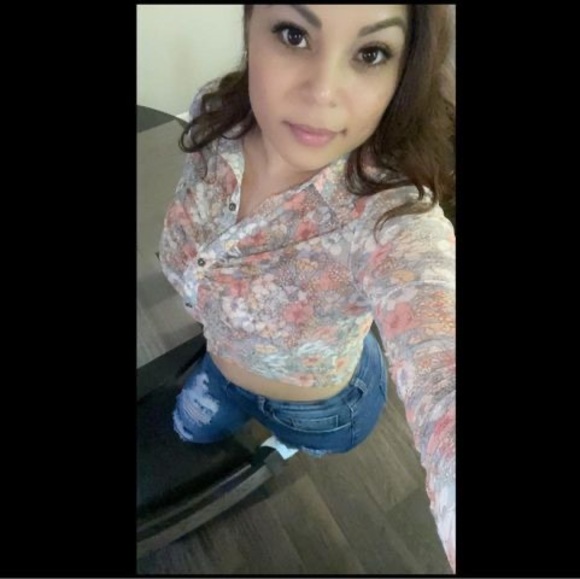 Profile Photo of Abigail Galindo (@bouncygirl6969) on Poshmark