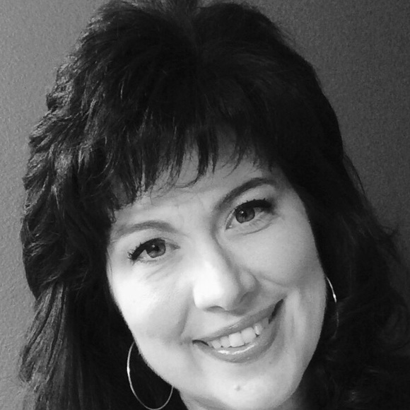 Profile Picture of Katherine Remus (@remus05) on Poshmark