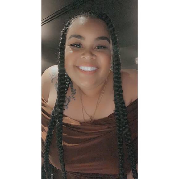 Profile Picture of Anita Postell (@anitampostell) on Poshmark