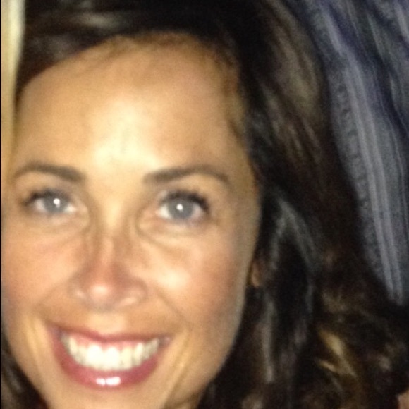 Profile Picture of Monica Mcgee (@momo1972) on Poshmark