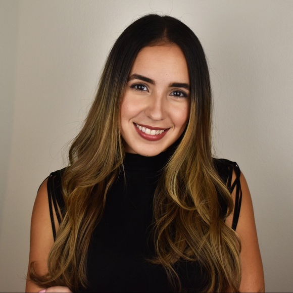 Profile Picture of Isabel Rincon (@tinarincon) on Poshmark