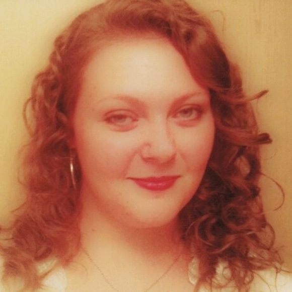 Profile Picture of Erica Simpson (@ericasara10) on Poshmark