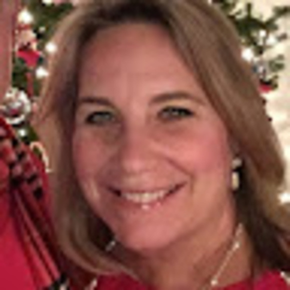 Profile Picture of Brenda Erhardt (@brenda_erhardt) on Poshmark