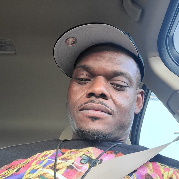 Profile Picture of Ronald Crawford (@locrawfordbe) on Poshmark