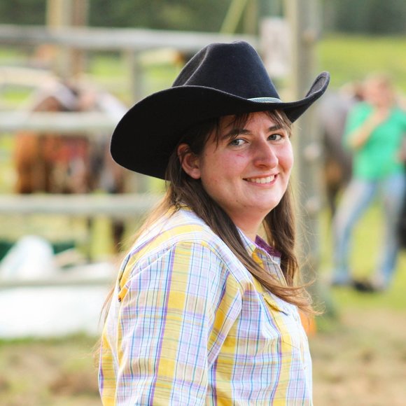 Profile Picture of Larkin Jo (@larkinbird) on Poshmark