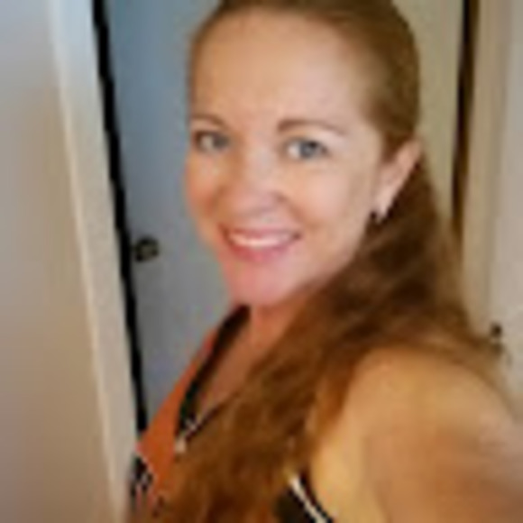 Profile Picture of Deanna Nunez (@deannanunez3) on Poshmark