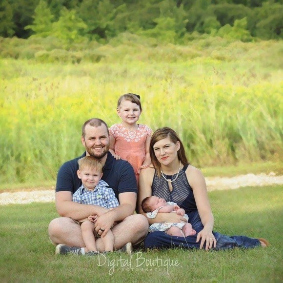 Profile Picture of Shawna Peasley (@shawnapeasley) on Poshmark