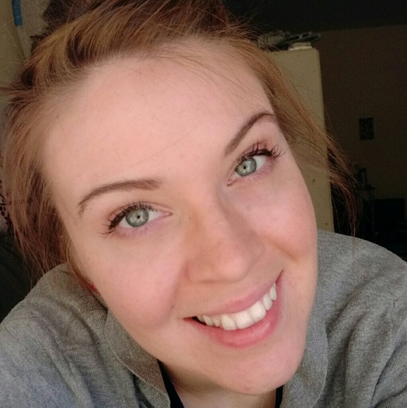 Brittney Castimore - Poshmark Profile Picture of Brittney Castimore (@brittc2106) on Poshmark