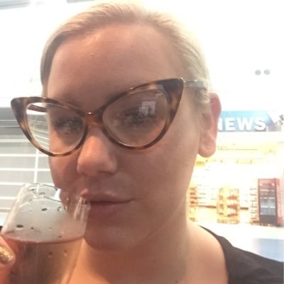 Profile Picture of Cassandra Walter (@DamzelDoyenne) on Twitter