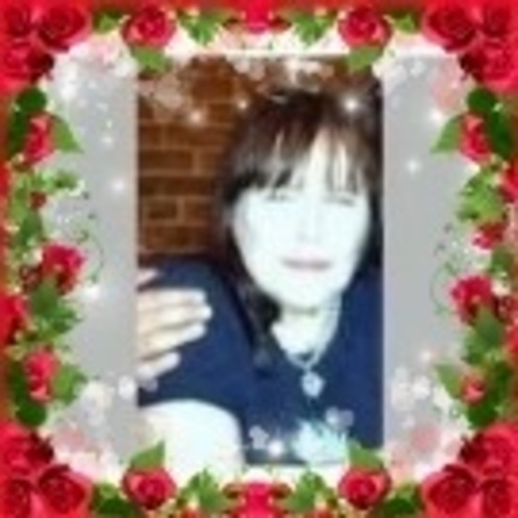 Profile Picture of Mary Tiulescu (@mtiulescu2) on Poshmark