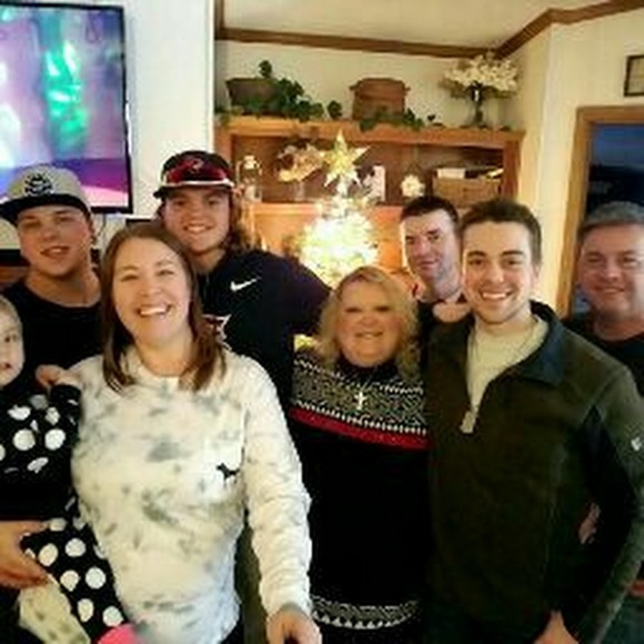 Profile Picture of Joe Gross (@jcgross071965) on Poshmark