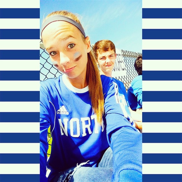 Profile Picture of Megan Bewley (@meganbewley) on Poshmark