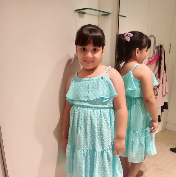 Profile Picture of Ayesha Sarfaraz (@ayeshasarfaraz) on Poshmark