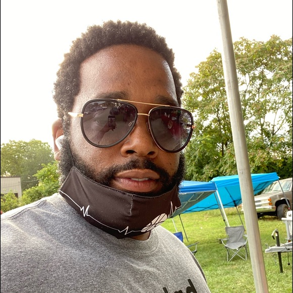 Profile Picture of David Suddeth (@davidsuddeth) on Poshmark