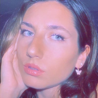 Profile Picture of Corinne Stevens (@corinne__e) on Twitter