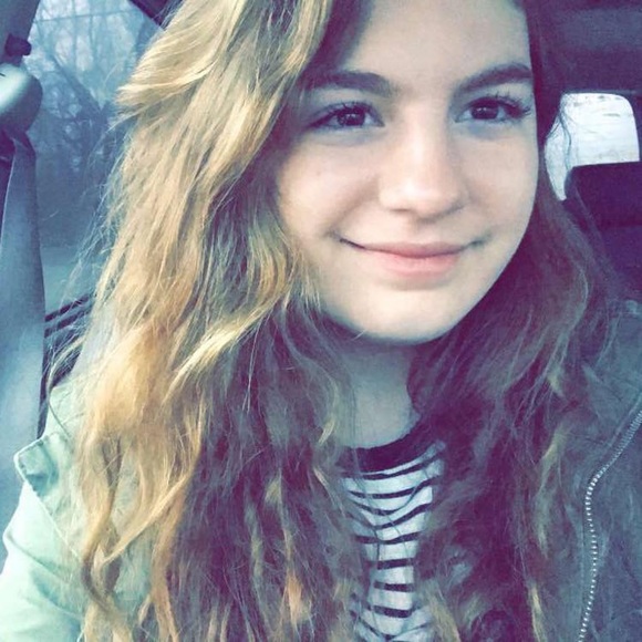 Profile Picture of Emma Howerter (@emma_howerter) on Poshmark