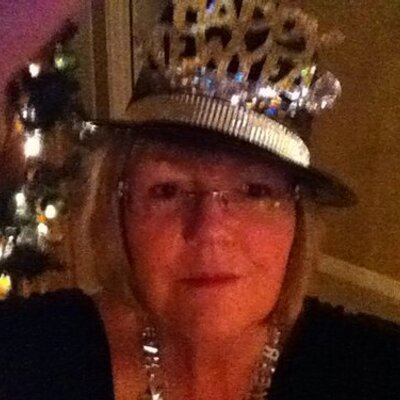 Profile Picture of JoAnn MacLeod (@redannie99) on Twitter