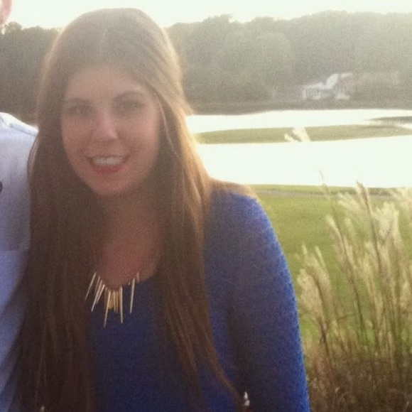 Profile Picture of Alex Windle (@alexnwindle) on Poshmark