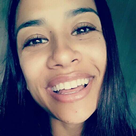 Profile Picture of Pomai Recca (@poooomai) on Poshmark