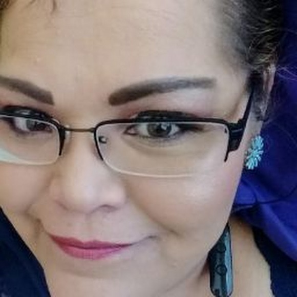 Profile Picture of Brenda Becenti (@bbecenti71) on Poshmark