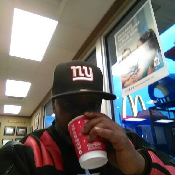 Profile Picture of Ted Roberts (@tedroberts) on Poshmark