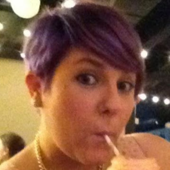 Profile Picture of Stephanie Gordon (@sgordon6815) on Poshmark