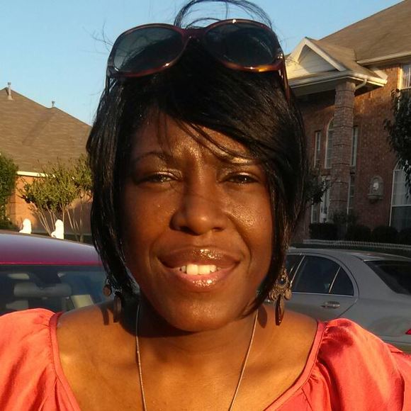 Profile Picture of Stefanie Bryant (@stefaniebryant) on Poshmark