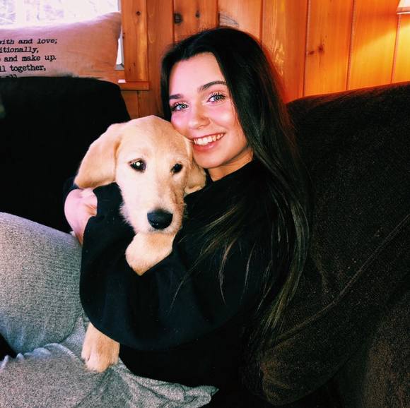 Profile Picture of Megan Oleszkowicz (@megan_o_) on Poshmark