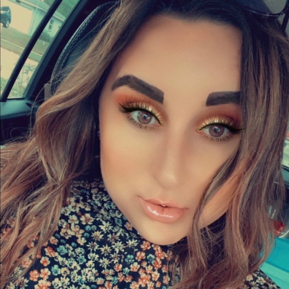 Profile Picture of Michelle Bydalek (@m_bydalek) on Poshmark