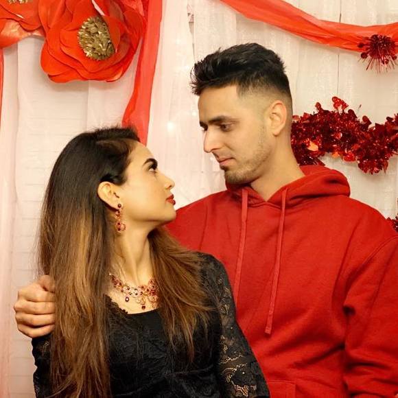 Profile Picture of Tahmina Esar (@tah_jani) on Poshmark