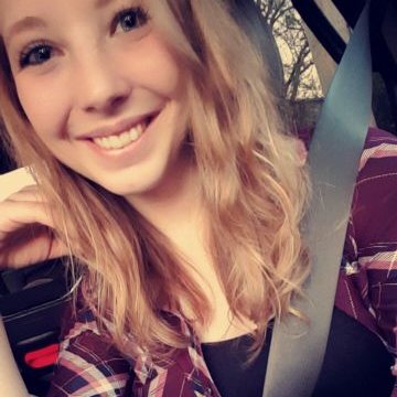 Profile Picture of Nikki Main (@nikki_lynn23) on Twitter