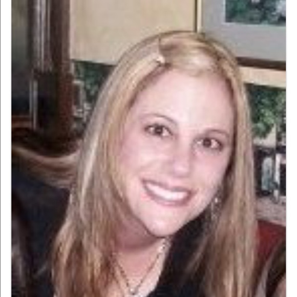 Profile Picture of Lori Carpenter (@loria6788) on Poshmark