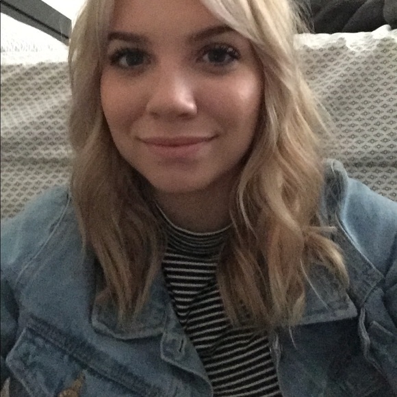 Profile Picture of Marley Schmutz (@marleykschmutz) on Poshmark