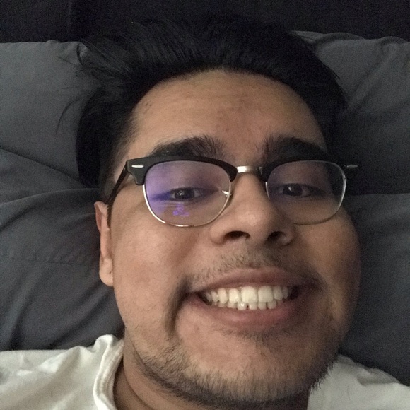 Profile Picture of Cristian Luna (@moonalien12) on Poshmark