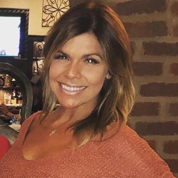 Profile Picture of Shawna Maier (@shawnat101) on Poshmark